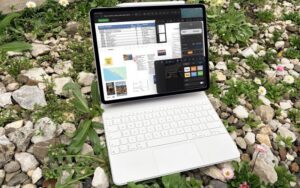experienta-ipad-air,-ca-alternativa-la-laptop-–-cum-iti-planifici-vacanta-folosind-aplicatiile-apple-freeform,-keynote,-pages-si-numbers