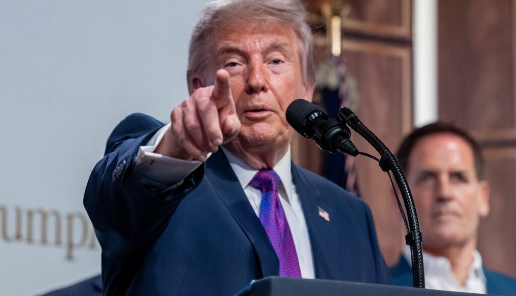 trump:-iranul-nu-a-suferit-inca-suficient.-washingtonul-oscileaza-intre-atacuri-si-diplomatie