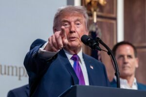trump:-iranul-nu-a-suferit-inca-suficient.-washingtonul-oscileaza-intre-atacuri-si-diplomatie