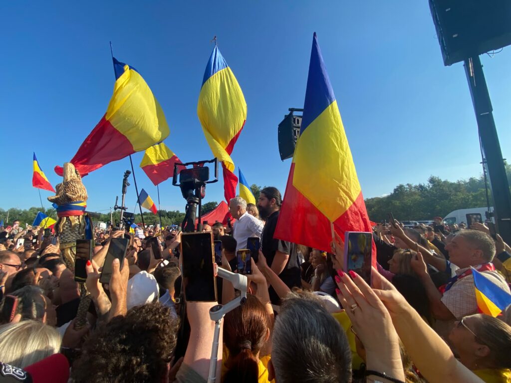 calin-georgescu,-la-targul-de-la-calugareni,-mesaje-pentru-romani:-sa-ramaneti-stapani-pe-munca-voastra/-romania-va-renaste
